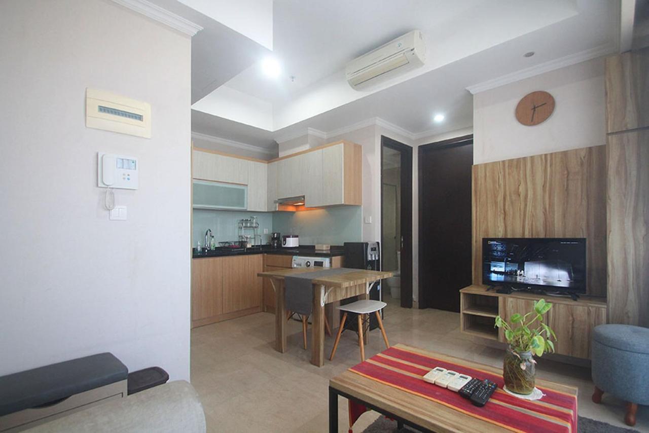 Apartemen Menteng Park By Aparian Giacarta Esterno foto